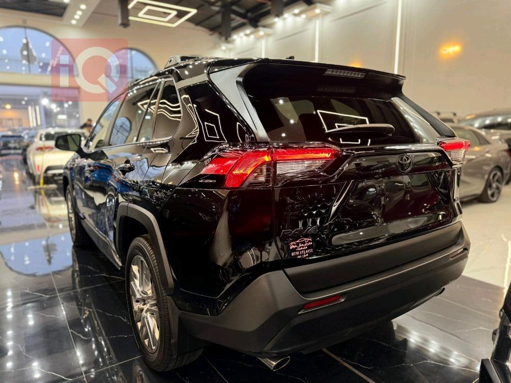 تويوتا راف 4